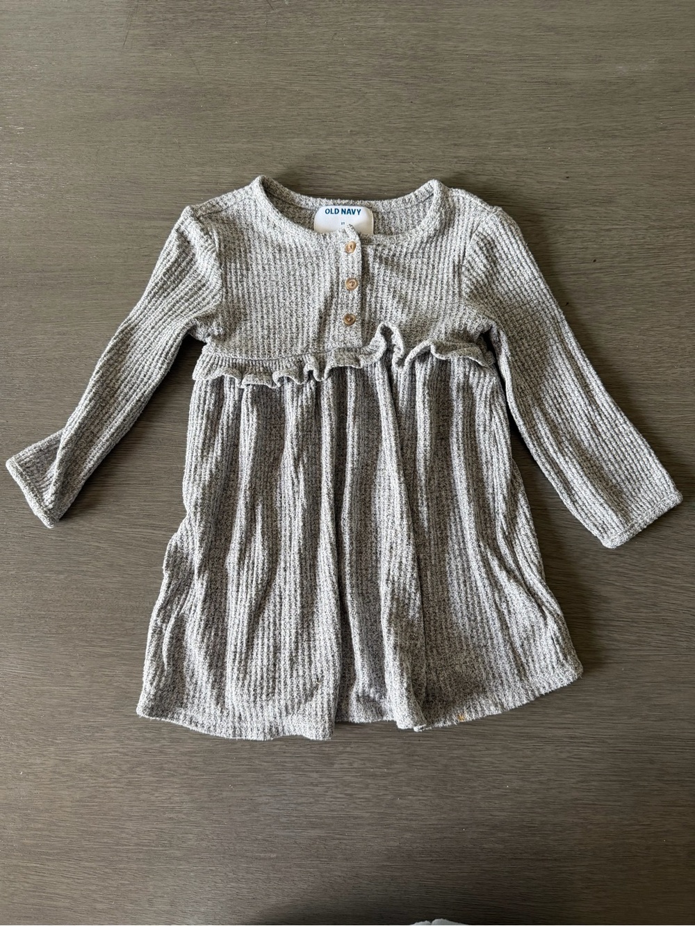 Old Navy Gray Long-Sleeve Ruffle Knit Dress